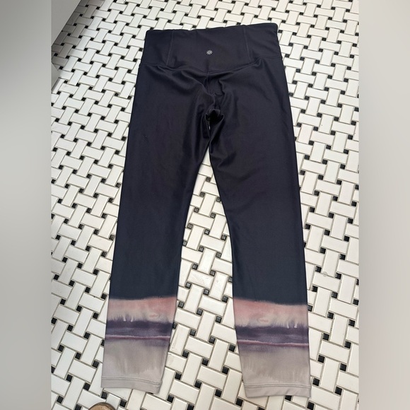 Athleta Blue Leggings with Unique Design - Picture 2 of 5